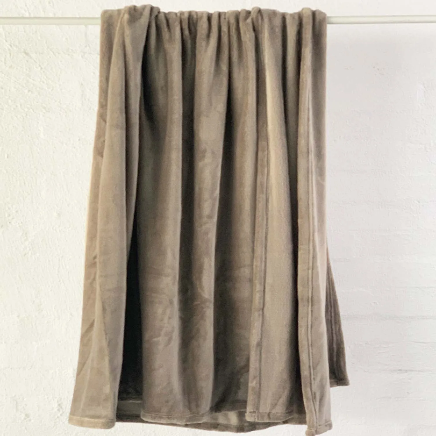 Brogo Micro Mink Throws Mocha