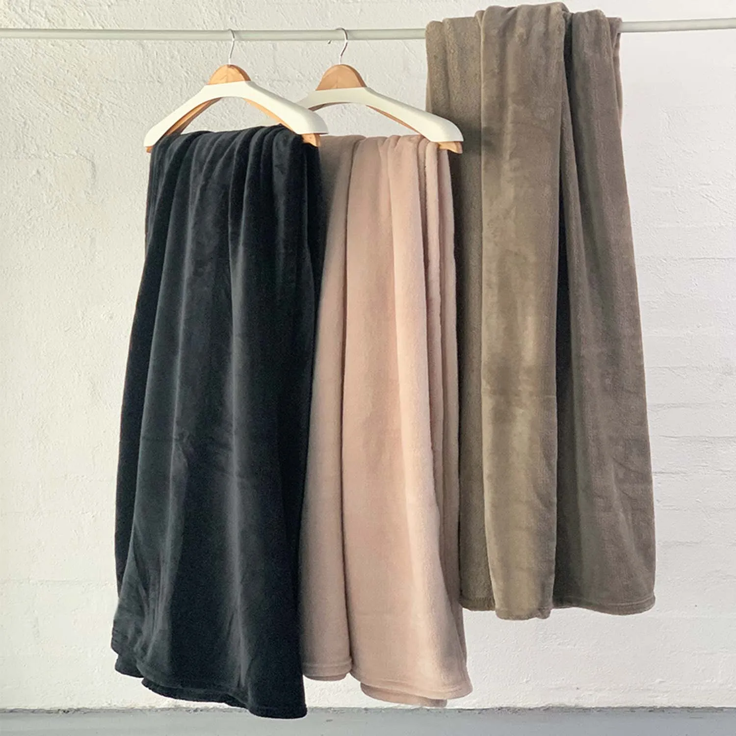 Brogo Micro Mink Throws Mocha