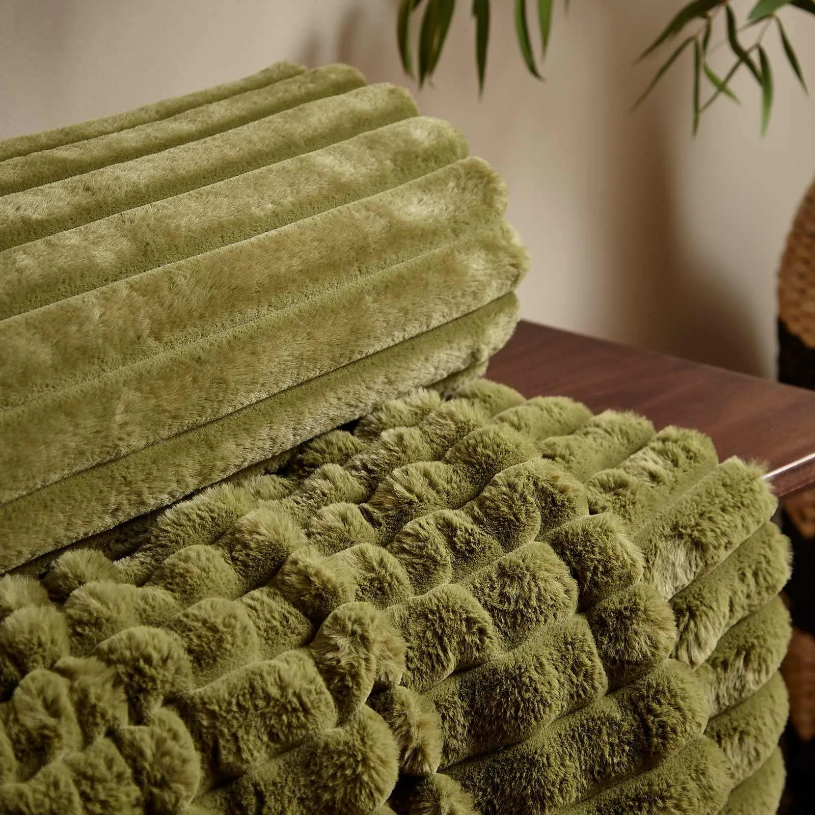 Cosy Ribbed Throw Olive